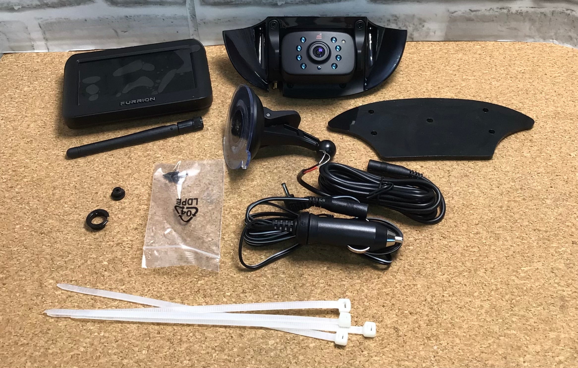 Furrion Vision S 4.3 Inch Wireless RV Backup System with 1 Rear Sharkfin Camera (7899944255726)